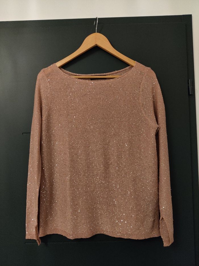Pull maille rose avec sequins