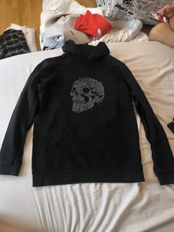 Pull tête de mort