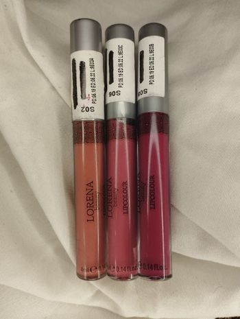 Lot de trois rouges a lèvres