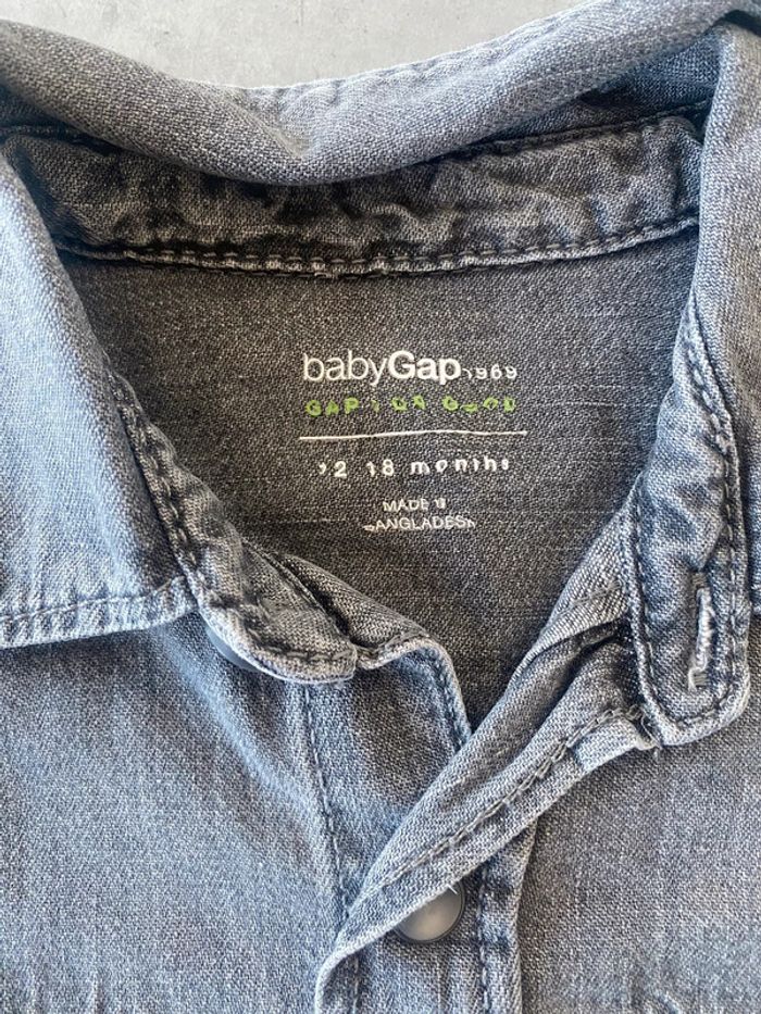 Chemise en jean baby gap 12 18 mois - photo numéro 2