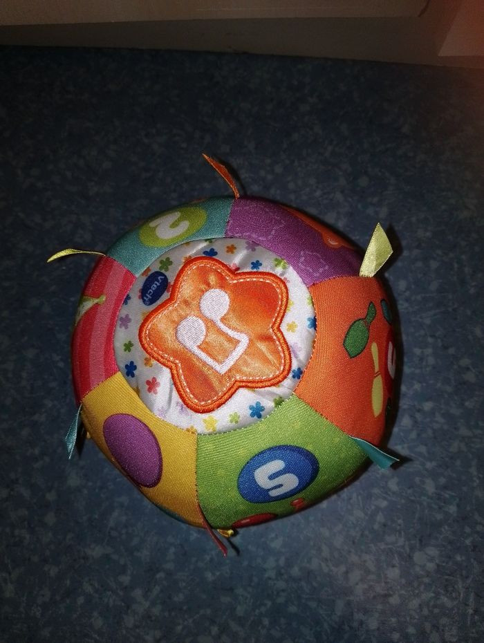 Magi balle d'éveil des P'tits Copains Vtech