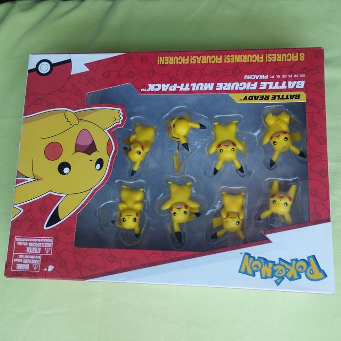 Coffret de 8 figurines Pokémon Neuf