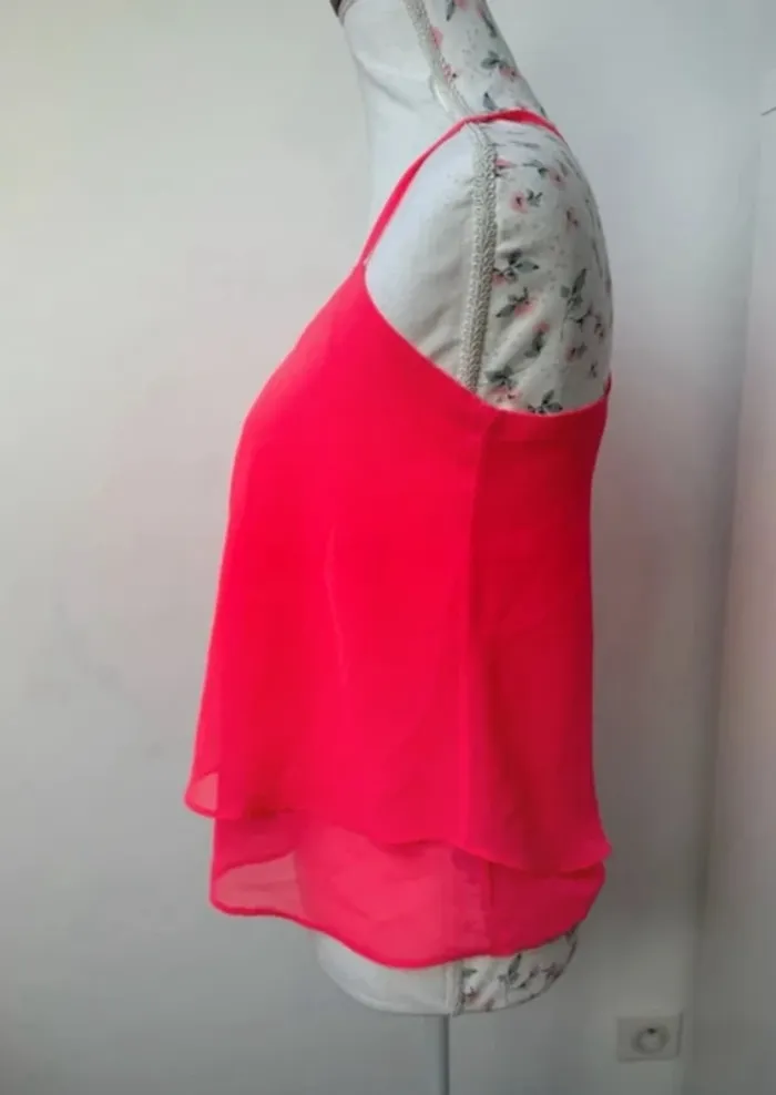 Débardeur rose fluo Bershka taille S ou 36 - photo numéro 3