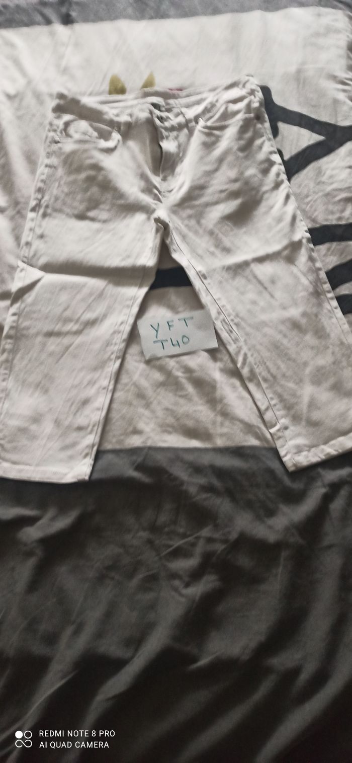 Pantacourt blanc t. 40