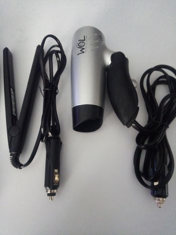 Sèche-cheveux et lisseur allume-cigare pour voiture ou camping-car