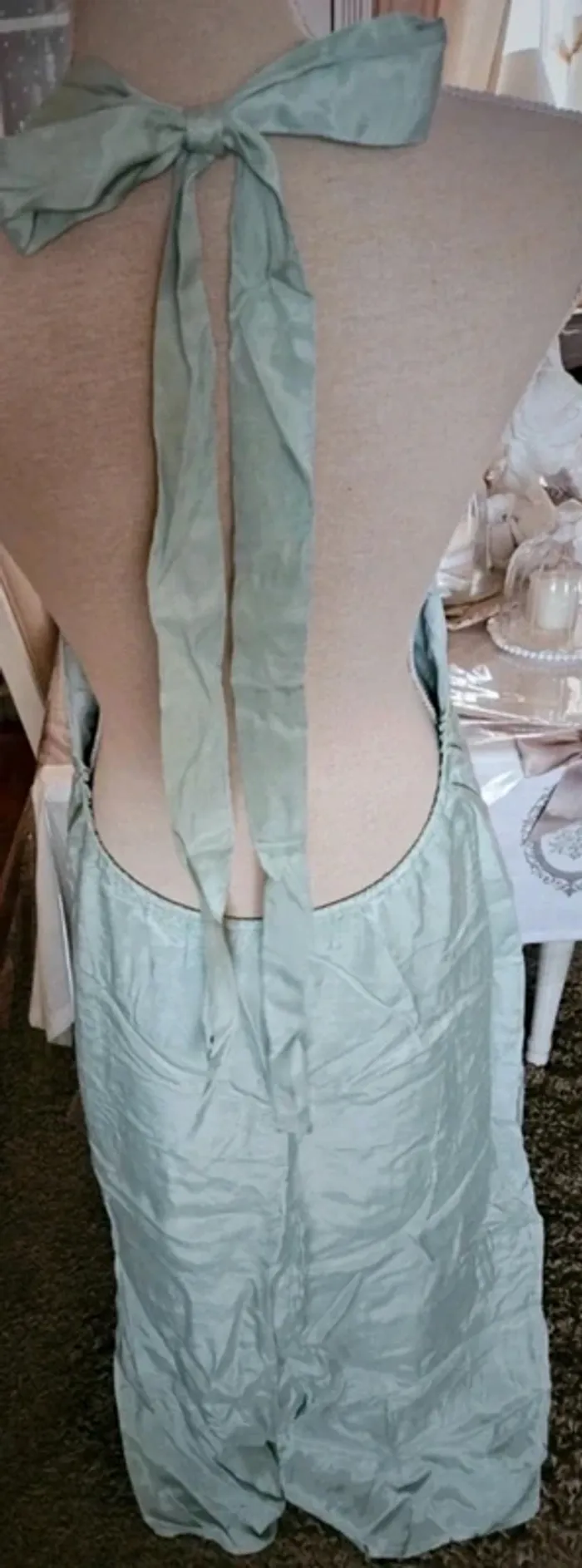 Robe longue dos nu vert amande satinée H&M Taille 40 Neuve