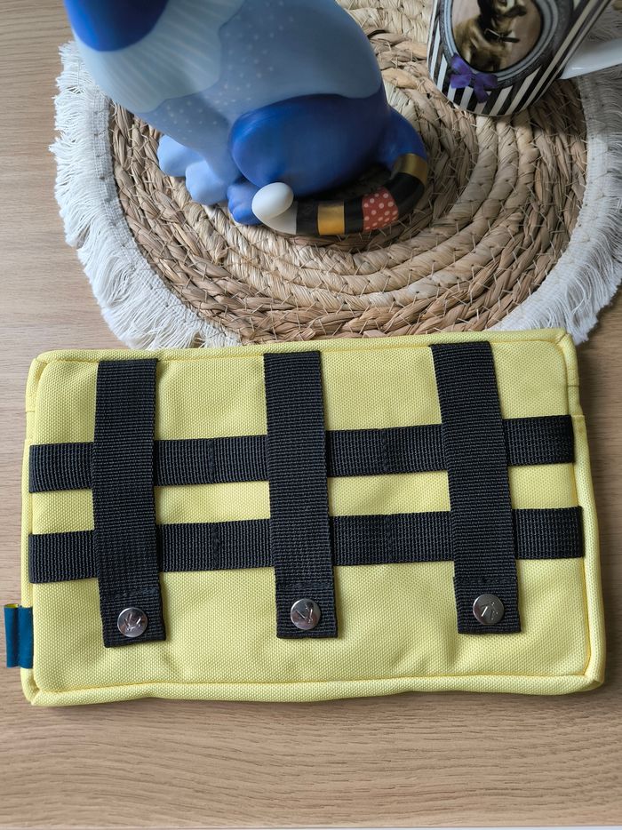 Pochette Cabaia 
édition limitée Smiley Tampere 
Neuve sans étiquette, jamais utilisée - photo numéro 3