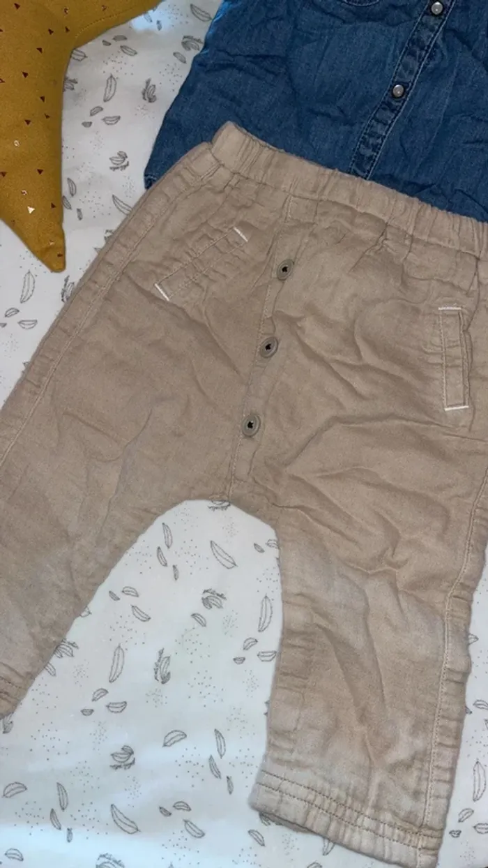 Chemise en jeans/ pantalon sarouel kiabi 9 mois - photo numéro 2