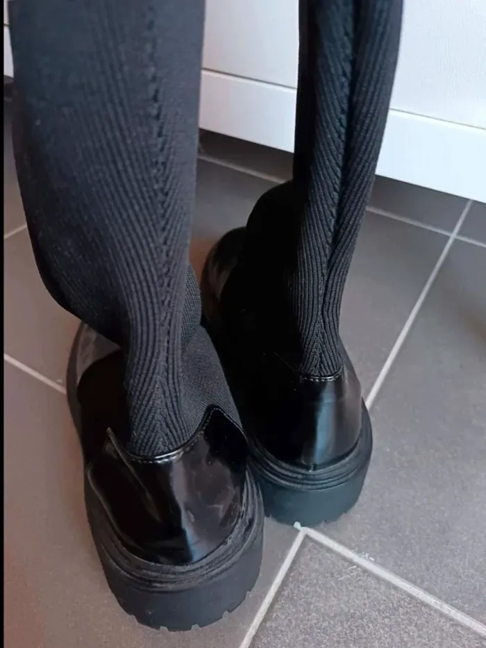 Bottes cuissardes  chaussettes vernis - photo numéro 4