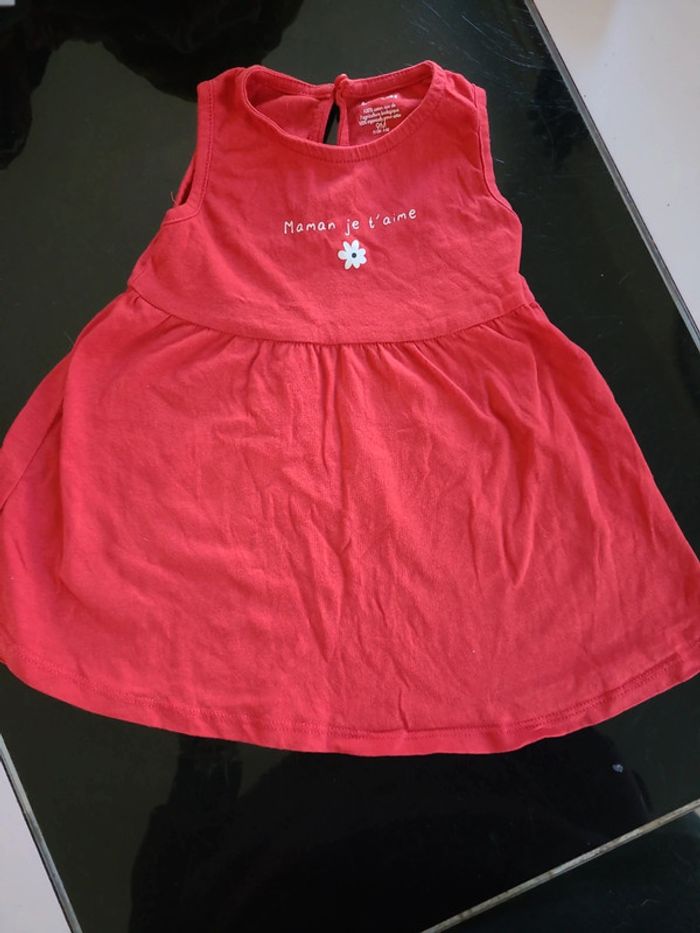 Petite robe rouge - photo numéro 2