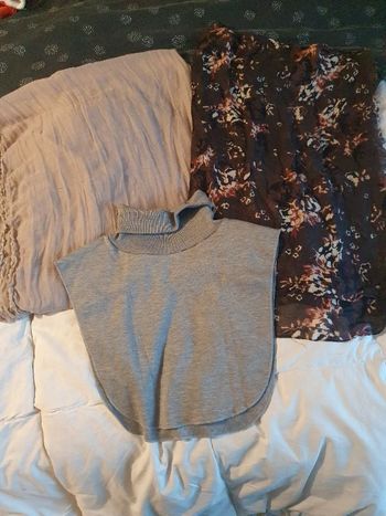 Lot foulards, cache cou