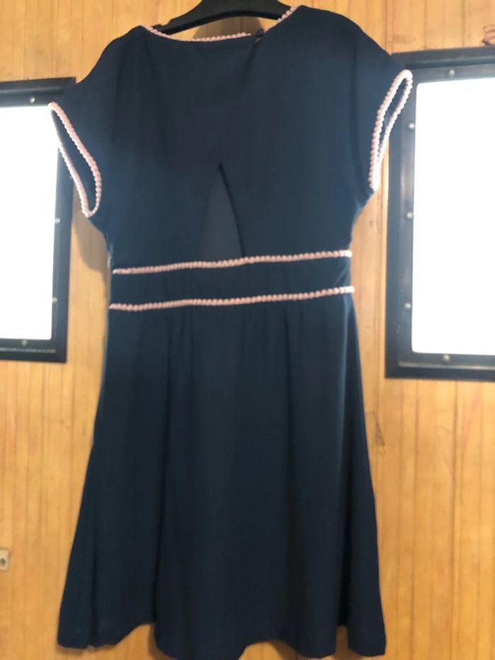 Robe petite ouverture dans le dos - photo numéro 2
