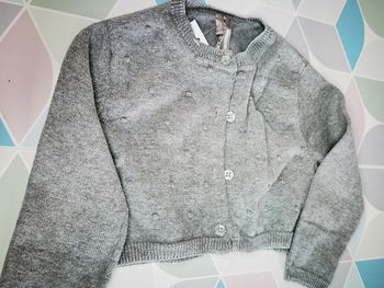 D3053 - gilet court fille 12 mois