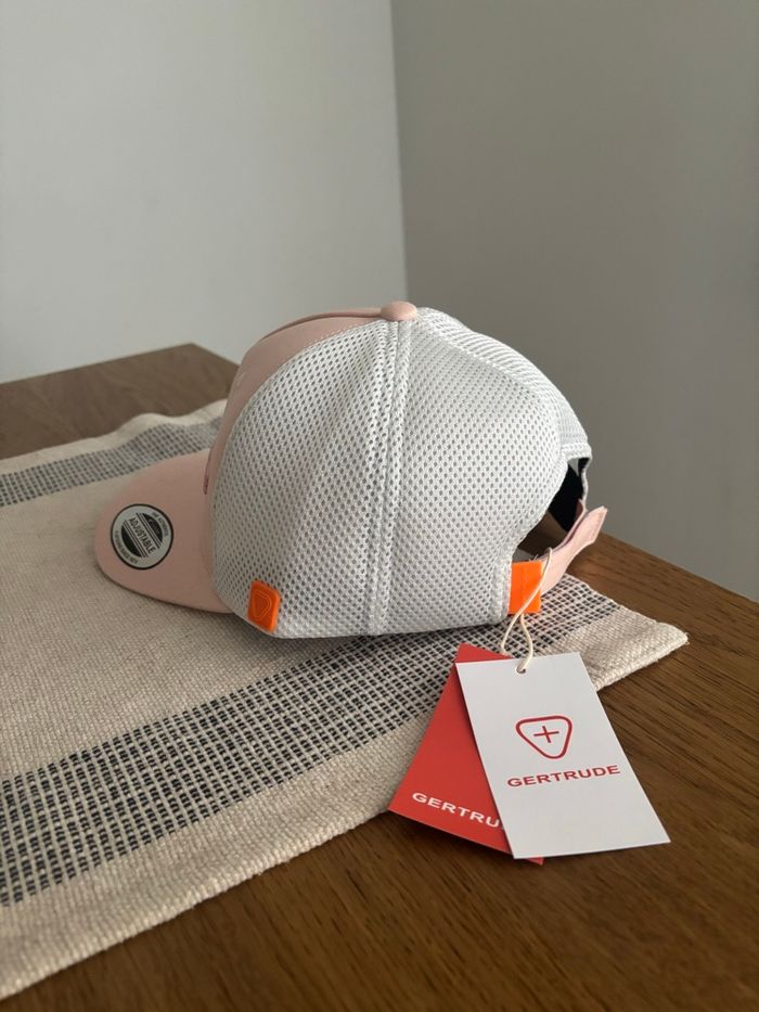 Casquette Gertrude rose avec étiquette ! - photo numéro 2