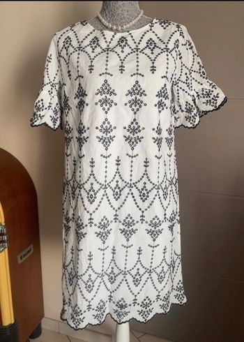 Robe brodée Kiabi taille 38