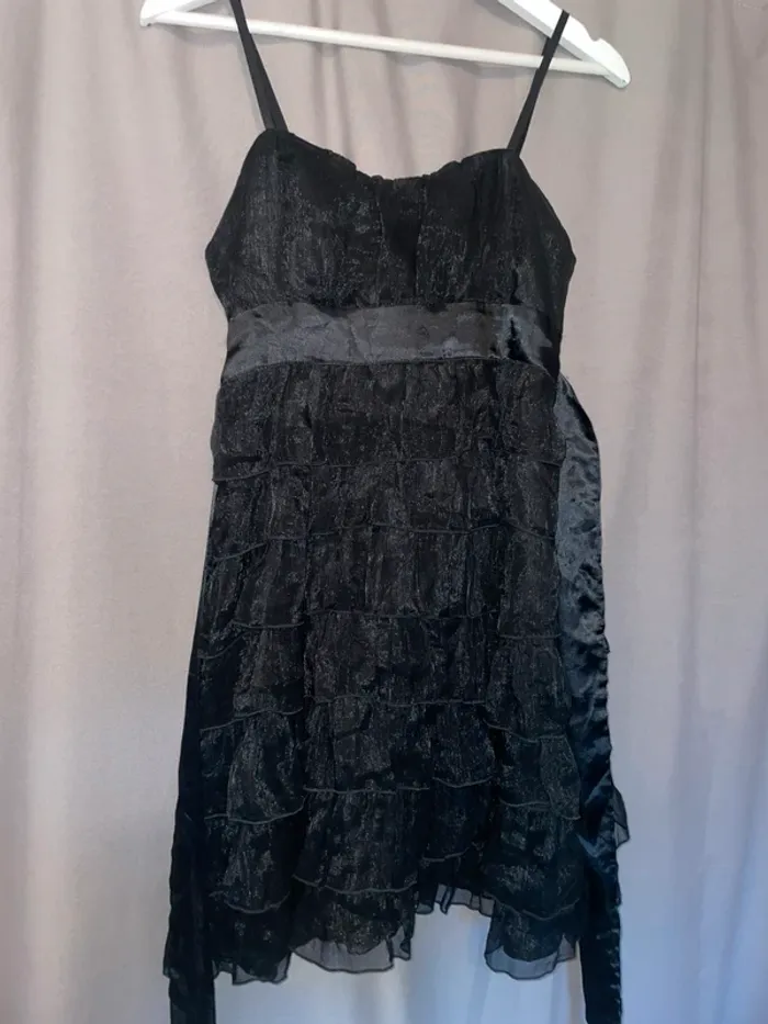 Robe volants noire