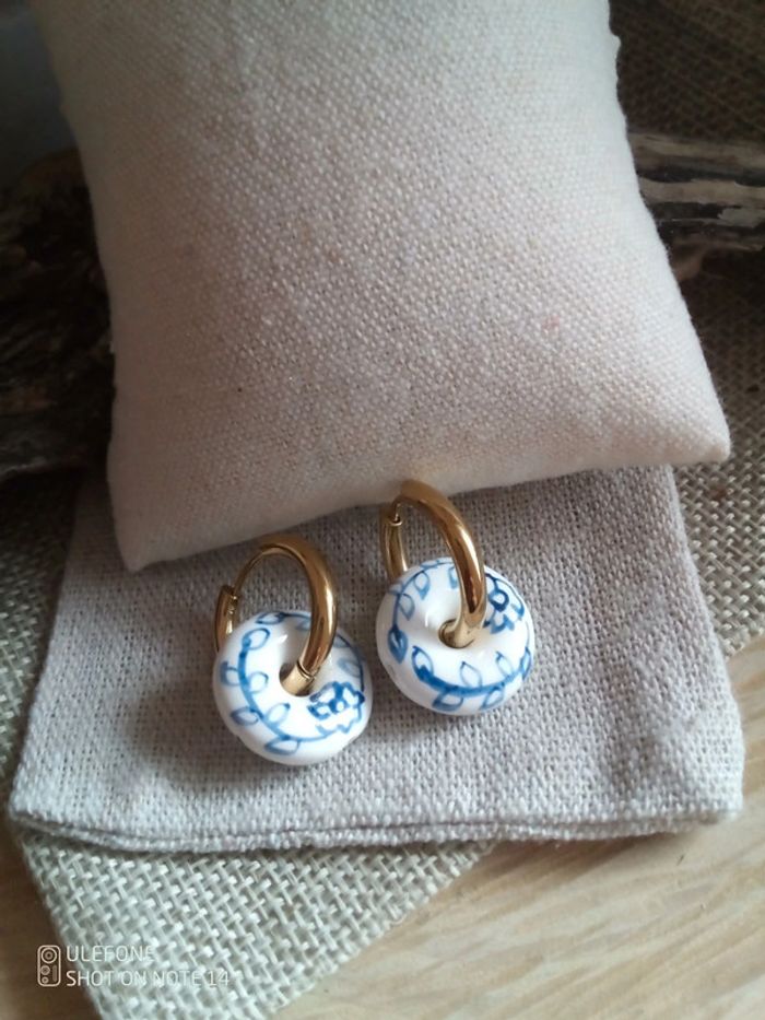 Boucles d'oreilles porcelaine blanche et bleue