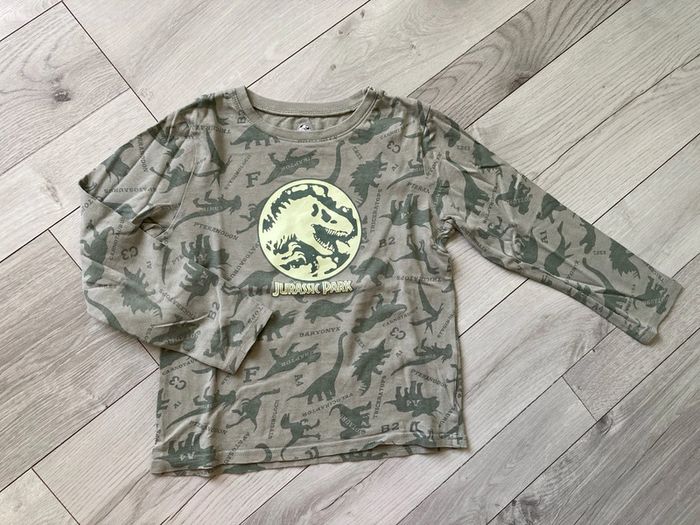 TEE shirt manches longues jurassic world - photo numéro 2