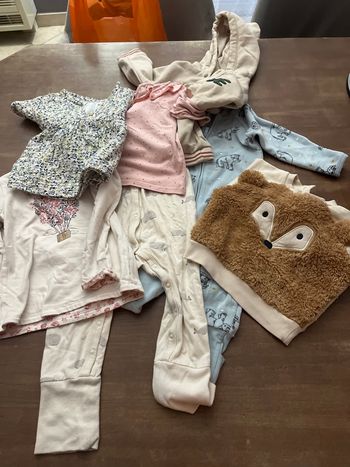 Lot vêtements bb fille 18 mois