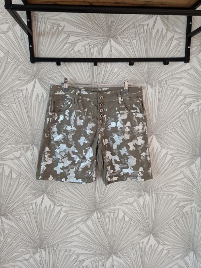 Joli short taille 38