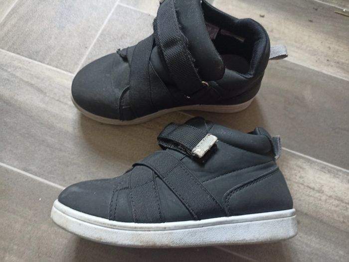 basket noires taille 30