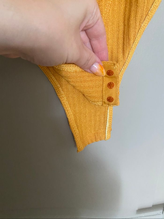 Body jaune - photo numéro 2