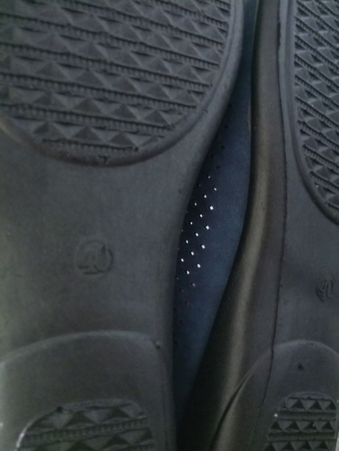 Jolie paire de mocassins en daim - photo numéro 6