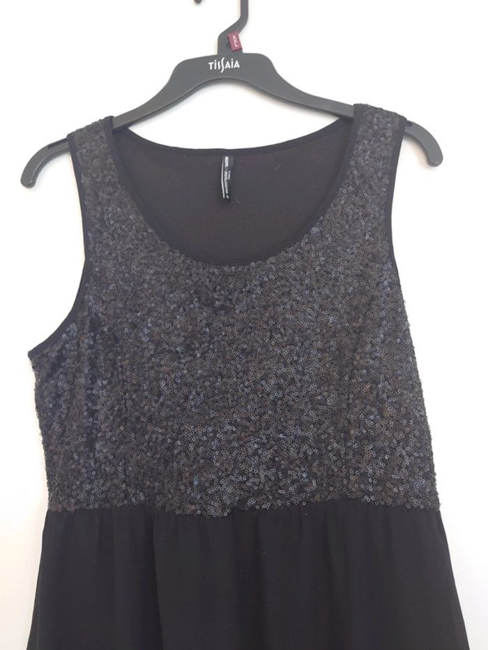 Robe noir à paillettes taille ,38 - dressing trié par tailles - photo numéro 2
