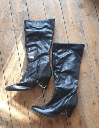 Bottes noires brillantes 39