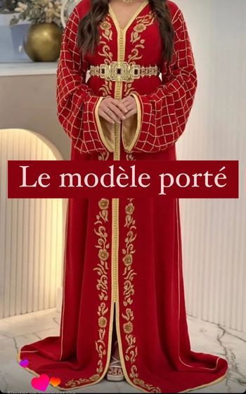 Caftan rouge perlé entièrement à la main