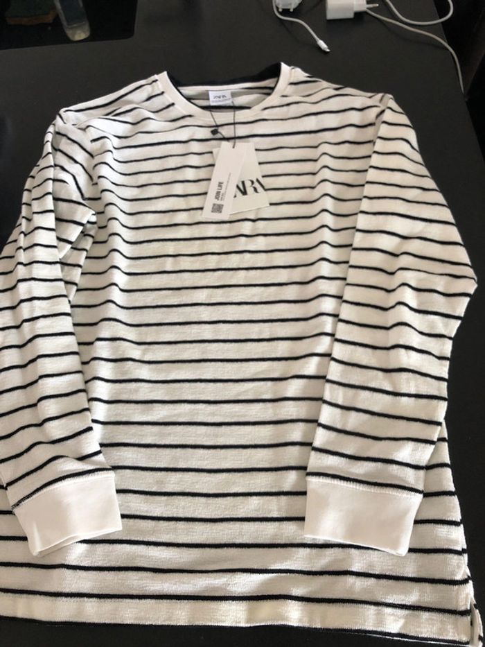 Tee shirt manches longues neuf - photo numéro 2