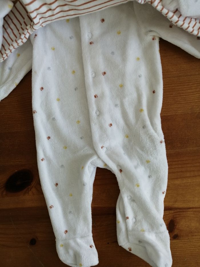 Ensemble pyjama + body +bonnet +gants - taille 1 mois - photo numéro 5