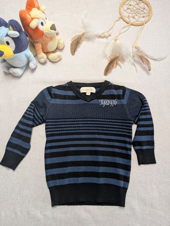 Pull col en v 2 ans