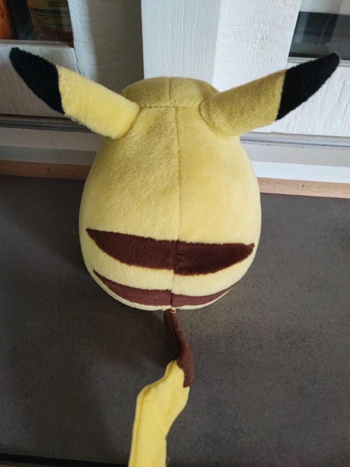 Peluche Pikachu pokémon 18 CM de haut - photo numéro 2