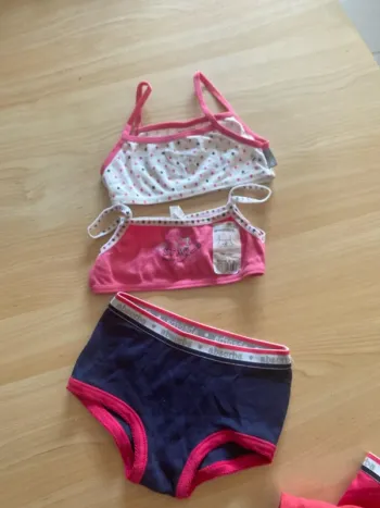 Lot brassières Absorba taille 3 ans Neuves