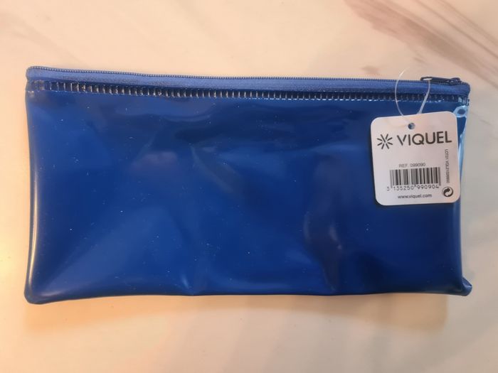 Trousse plastique transparente NEUVE