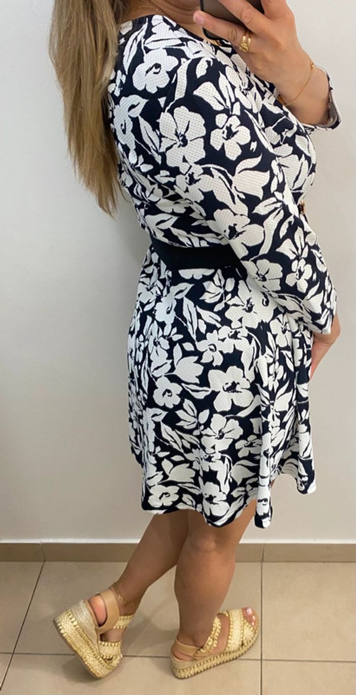 Petite Robe Imprimée Fleurs Taille M - photo numéro 7