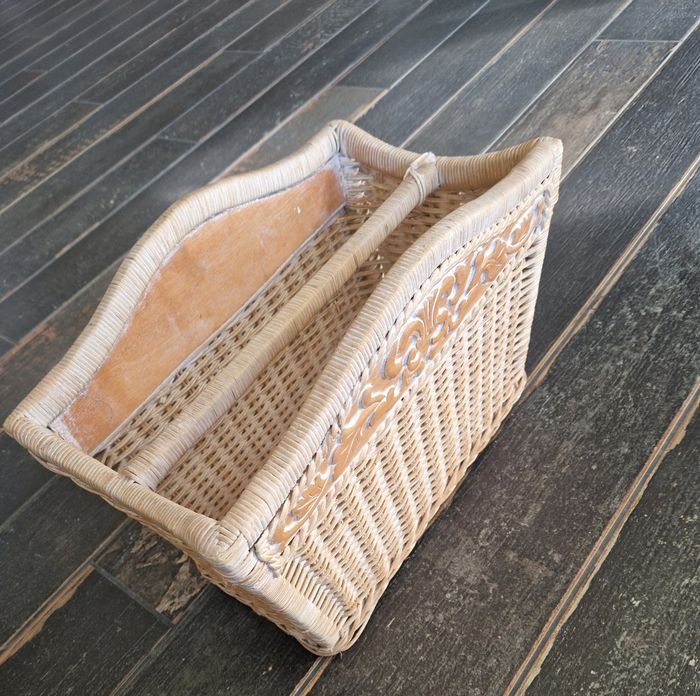 Panier de rangement / Porte-revue double en rotin