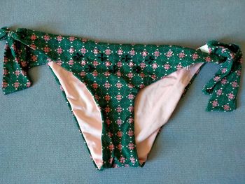 Bas de maillot de bain à nouer – Goldenpoint – Tailles 36 et 38 – 2 exemplaires disponibles