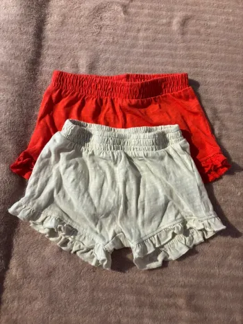 Lot de 2 shorts 9 mois