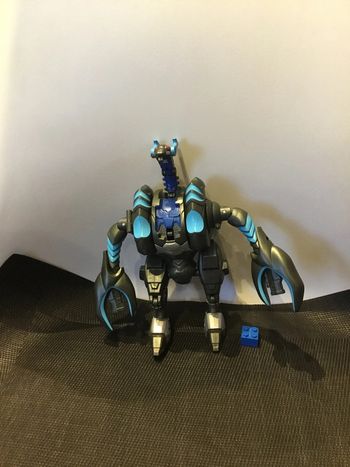 Figurine articulée Bakugan Mechtogan Titan Venexus 20cm robot