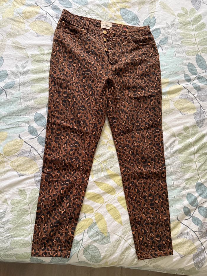 Pantalon jean léopard Sézane taille 29 fuselé - photo numéro 2