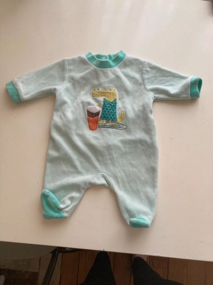 Pyjama bébé velours Kitchoun - motif crocodile - 1 mois - photo numéro 2