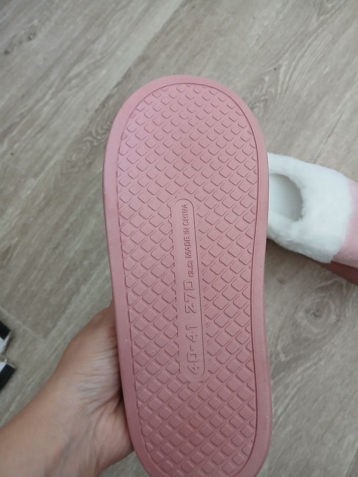 Chaussons neufs stitch femme taille 40 - photo numéro 4