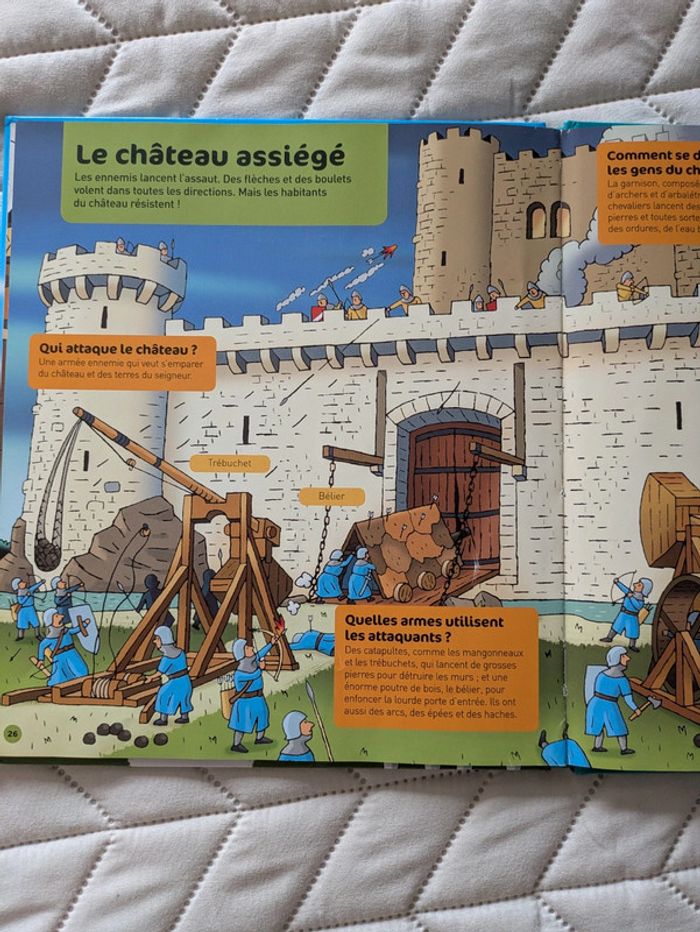 Lot de 2 livres sur les châteaux forts - photo numéro 8