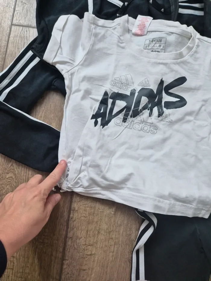 Ensemble jogging Adidas 7/8 ans En tres bon état - photo numéro 7
