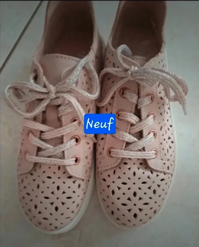 Chaussures neuves 32