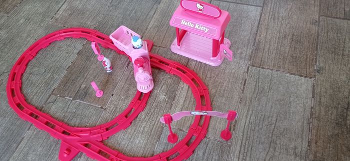 Jouet 1er âge, train Hello Kitty, Sanrio, BEG - photo numéro 4