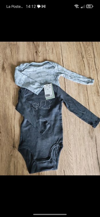 Lot de deux bodies H&M 12/18 mois