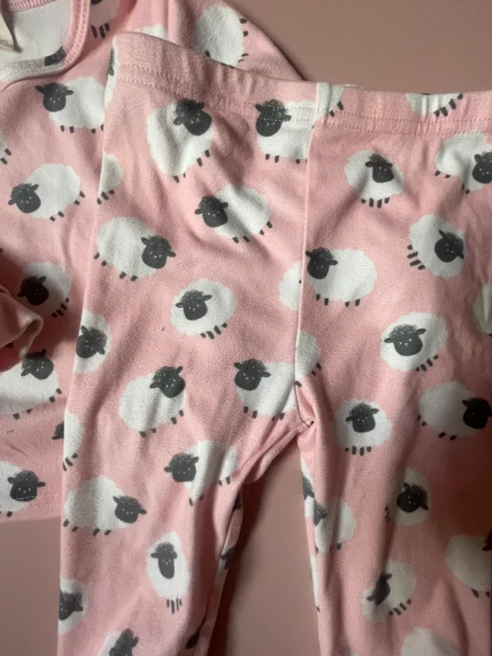 Pyjama rose avec des moutons - photo numéro 5